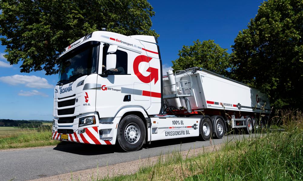 Elektrisk 45R som 3-akslet trækker til DSV Transport. Elektrisk 45R som 3-akslet trækker til DSV Transport.