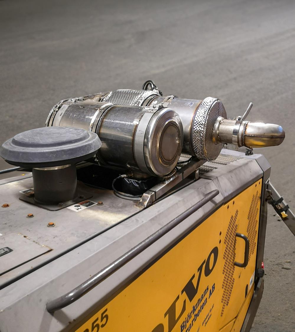 Systemet består av ett SCR-system som uppges reducera kväveoxider med hjälp av AdBlue, samt ett partikelfilter (DPF) som ska minska partikelutsläppen. Systemet består av ett SCR-system som uppges reducera kväveoxider med hjälp av AdBlue, samt ett partikelfilter (DPF) som ska minska partikelutsläppen.