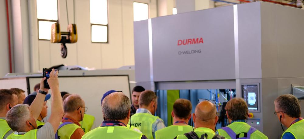 Durma D-Welding er en helt nyfiberlasersveisemaskin under utvikling. Durma D-Welding er en helt nyfiberlasersveisemaskin under utvikling.