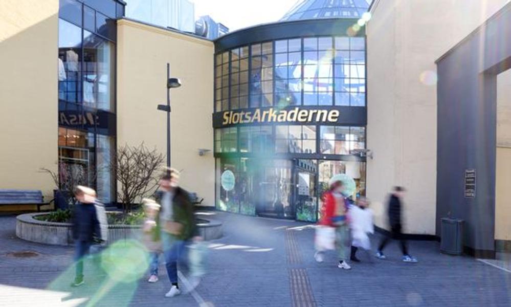SlotsArkaderne i Hillerød bliver den første lokation i Magasin du Nords nye satsning. SlotsArkaderne i Hillerød bliver den første lokation i Magasin du Nords nye satsning.