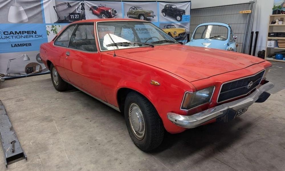 Blandt bilerne på auktionen er bl.a. denne Opel Rekord 1.9 fra 1973, som har kørt godt 67.000 km. Blandt bilerne på auktionen er bl.a. denne Opel Rekord 1.9 fra 1973, som har kørt godt 67.000 km.