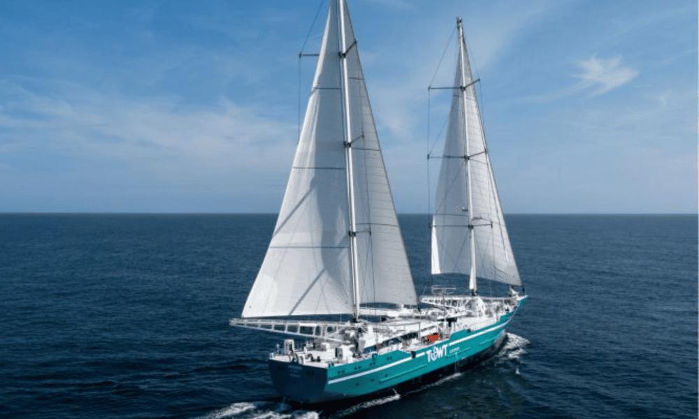 Det franske rederi TOWT's unikke sejlskib 'Anemos' har laft fra land på sin jomfrurejse over Atlanten fra Le Havre til New York med 1.000 tons last om bord. Det franske rederi TOWT's unikke sejlskib 'Anemos' har laft fra land på sin jomfrurejse over Atlanten fra Le Havre til New York med 1.000 tons last om bord.