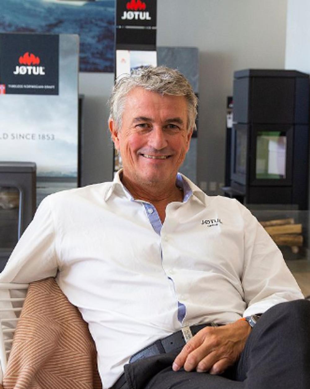 Stolte: - Vi er stolte over å kunne bruke Made in Norway-slagordet på våre produkter, sier Rene Christensen hos Jøtul. Stolte: - Vi er stolte over å kunne bruke Made in Norway-slagordet på våre produkter, sier Rene Christensen hos Jøtul.