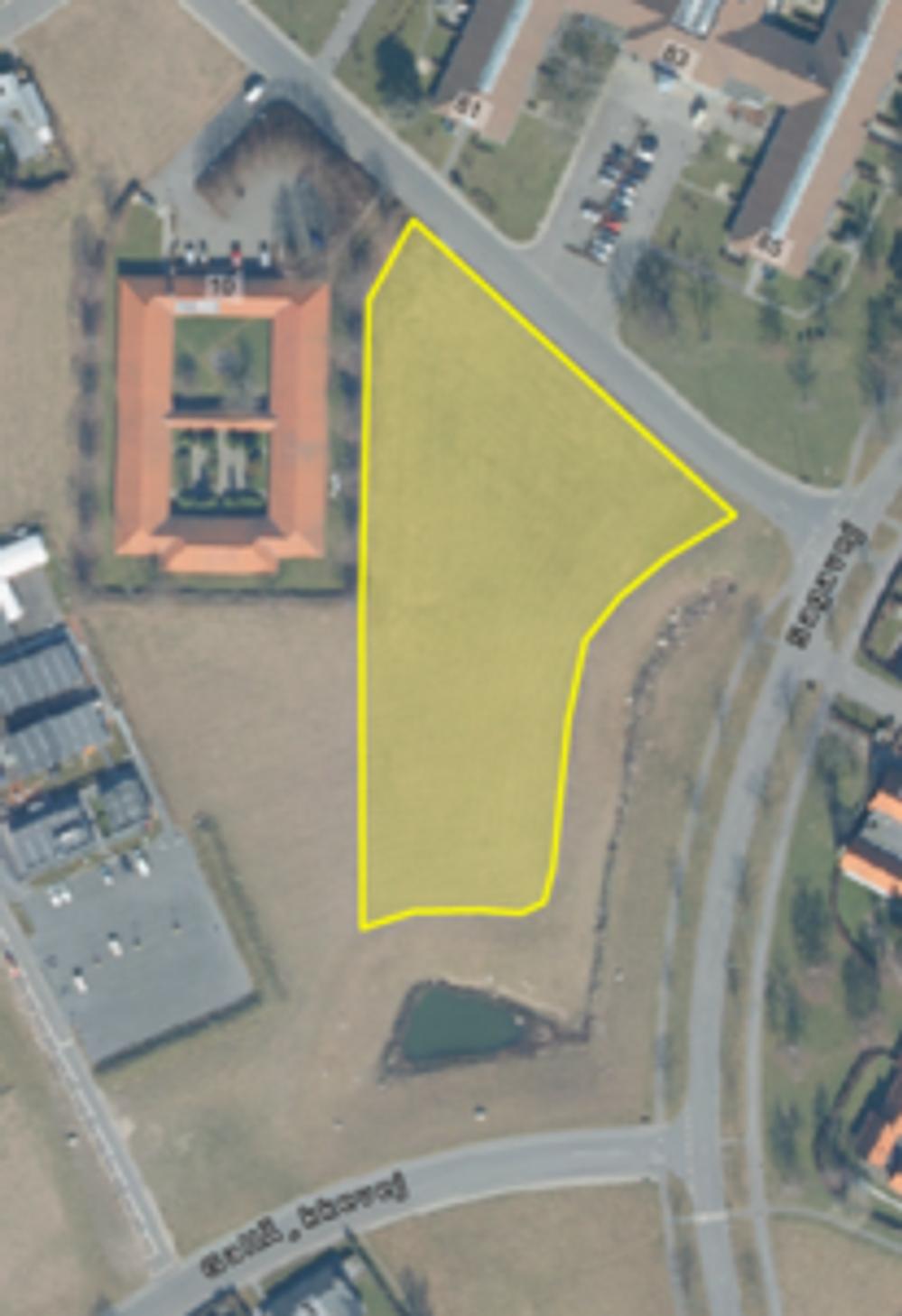 Det er denne grund på på hjørnet af Sagavej og Paradisvej, som ønskes reserveret til byggeriet af de 40 huse. Det er denne grund på på hjørnet af Sagavej og Paradisvej, som ønskes reserveret til byggeriet af de 40 huse.