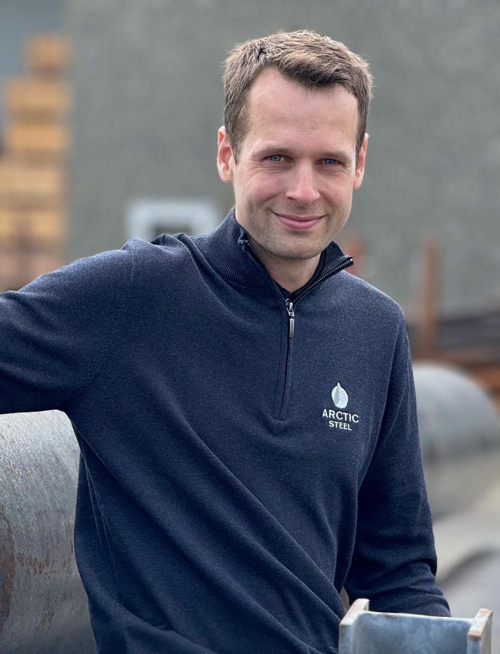 Fornøyd: Dagllig leder i Arctic Steel, Jonas Bolstad Scheie, er fornøyd med oppkjøpet av Prosessmetall. Fornøyd: Dagllig leder i Arctic Steel, Jonas Bolstad Scheie, er fornøyd med oppkjøpet av Prosessmetall.
