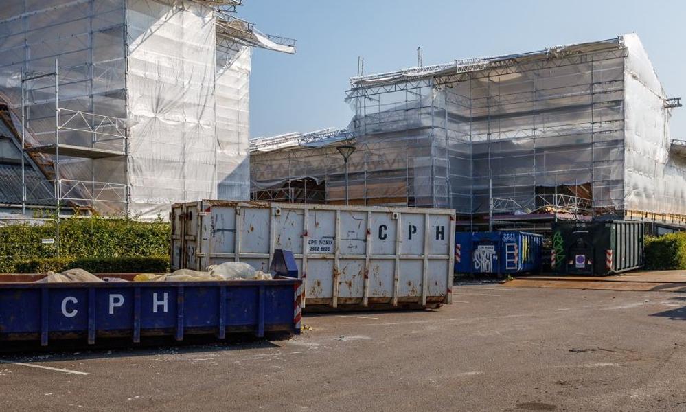 Skou Gruppens omfattende energirenovering og modernisering af Glostrup Boligselskabs afdeling 33's 248 boliger er nu godt i gang. Skou Gruppens omfattende energirenovering og modernisering af Glostrup Boligselskabs afdeling 33's 248 boliger er nu godt i gang.