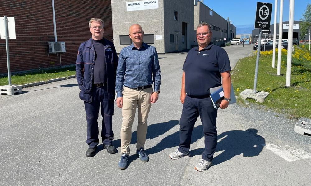 Fornøyde: Fra venstre Ole Ronny Heksum, projektleder Raufoss Technology, Per Lindgren Key Account Manager AP&T og Hans Petter Kristiansen, CTO Raufoss Technology. Fornøyde: Fra venstre Ole Ronny Heksum, projektleder Raufoss Technology, Per Lindgren Key Account Manager AP&T og Hans Petter Kristiansen, CTO Raufoss Technology.