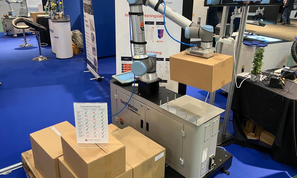 Første dag på elektronikmessen i Odense, E-24. Første dag på elektronikmessen i Odense, E-24.