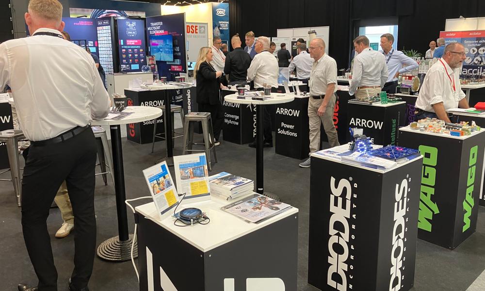 Anden dag på elektronikmessen E-24. Anden dag på elektronikmessen E-24.