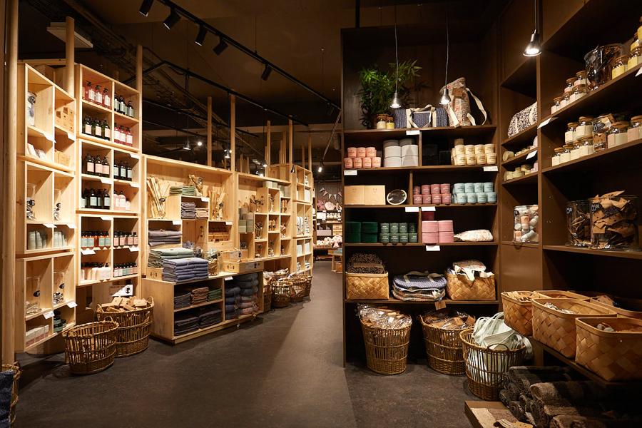 Mikkel Grene forventer, at Søstrene Grene har over 500 butikker i 2027. Mikkel Grene forventer, at Søstrene Grene har over 500 butikker i 2027.