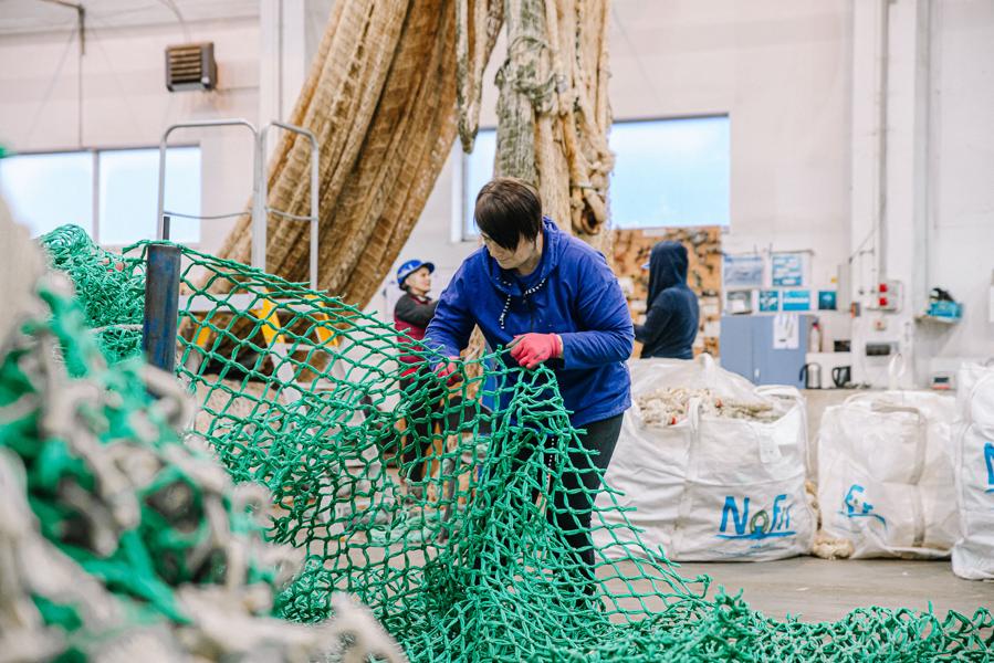 Ifølge Nofir har oppsirkulerte nett fra de blå næringene en klimagassutslipp-besparelse på 90 prosent målt mot produksjonen av nye nett basert på ny plast. Ifølge Nofir har oppsirkulerte nett fra de blå næringene en klimagassutslipp-besparelse på 90 prosent målt mot produksjonen av nye nett basert på ny plast.