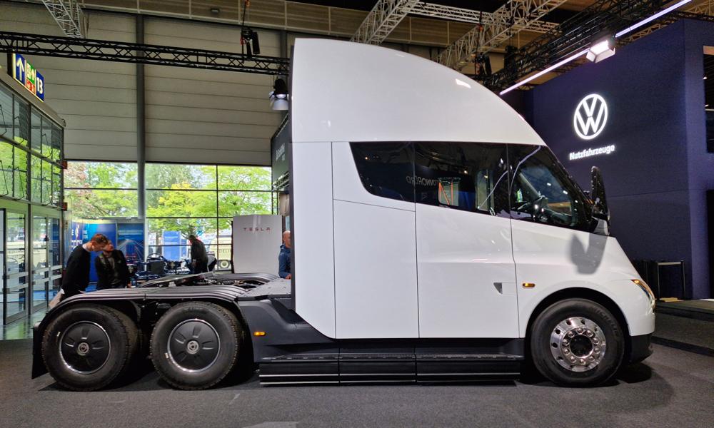 Tesla Semi udstillet på IAA Transportation 2024. Tesla Semi udstillet på IAA Transportation 2024.