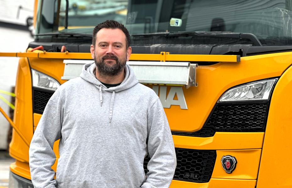 Einar Almaas er daglig leder i Vegmerking Vest AS. Einar Almaas er daglig leder i Vegmerking Vest AS.