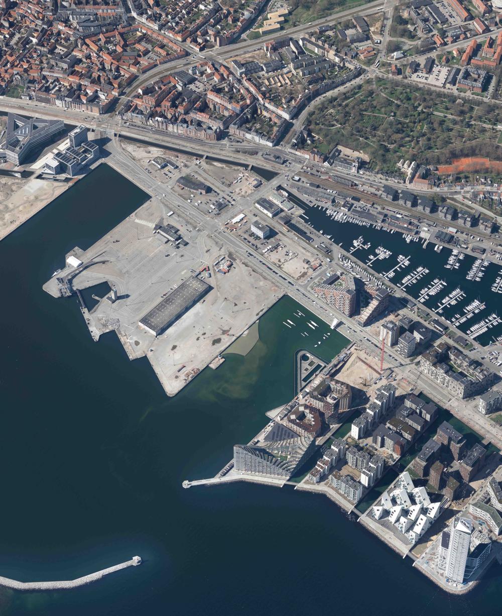 Pier 3 på Aarhus Ø. Den gamle mole skal udvikles som næste led i udbygningen af de bynære havnearealer. Pier 3 på Aarhus Ø. Den gamle mole skal udvikles som næste led i udbygningen af de bynære havnearealer.