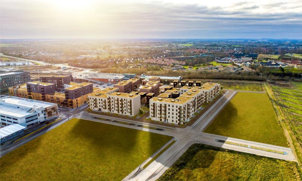Byggeprojektet Egedal Living omfatter 222 boliger med tilhørende wellness-center til en samlet opførelsesudgift på over 500 millioner kroner. Men byggeriet står nu helt stille. Byggeprojektet Egedal Living omfatter 222 boliger med tilhørende wellness-center til en samlet opførelsesudgift på over 500 millioner kroner. Men byggeriet står nu helt stille.