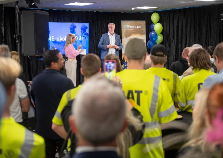 Utbildningsminister Johan Pehrson var med och firade ME-skolan. Utbildningsminister Johan Pehrson var med och firade ME-skolan.