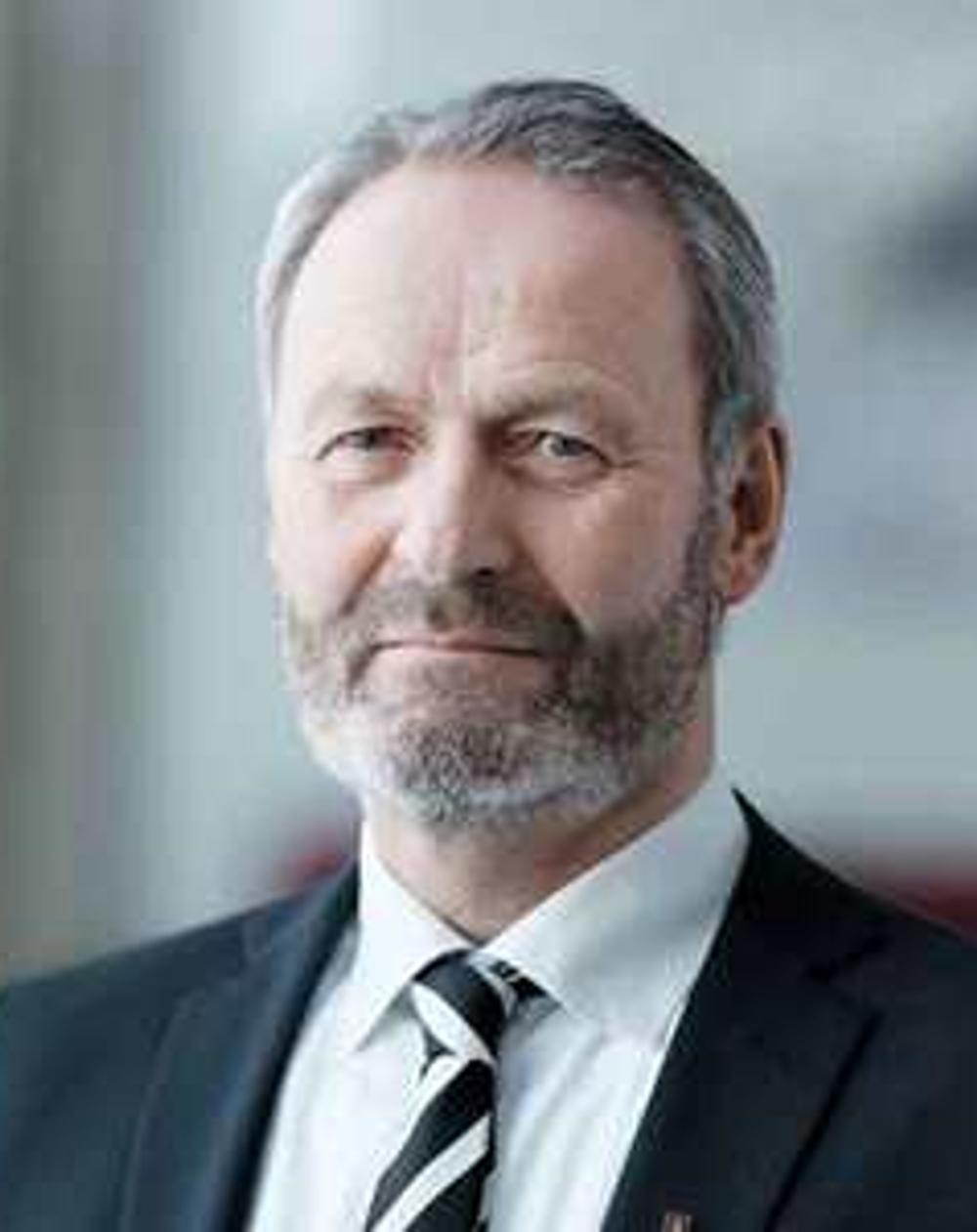 Møtte politikerne: Teknologipark-direktør Hans Petter Blokkum møtte lokalpolitikerne i Kongsberg og fortalte at industrien boliger, tomter, skoler og god infrastruktur. Møtte politikerne: Teknologipark-direktør Hans Petter Blokkum møtte lokalpolitikerne i Kongsberg og fortalte at industrien boliger, tomter, skoler og god infrastruktur.