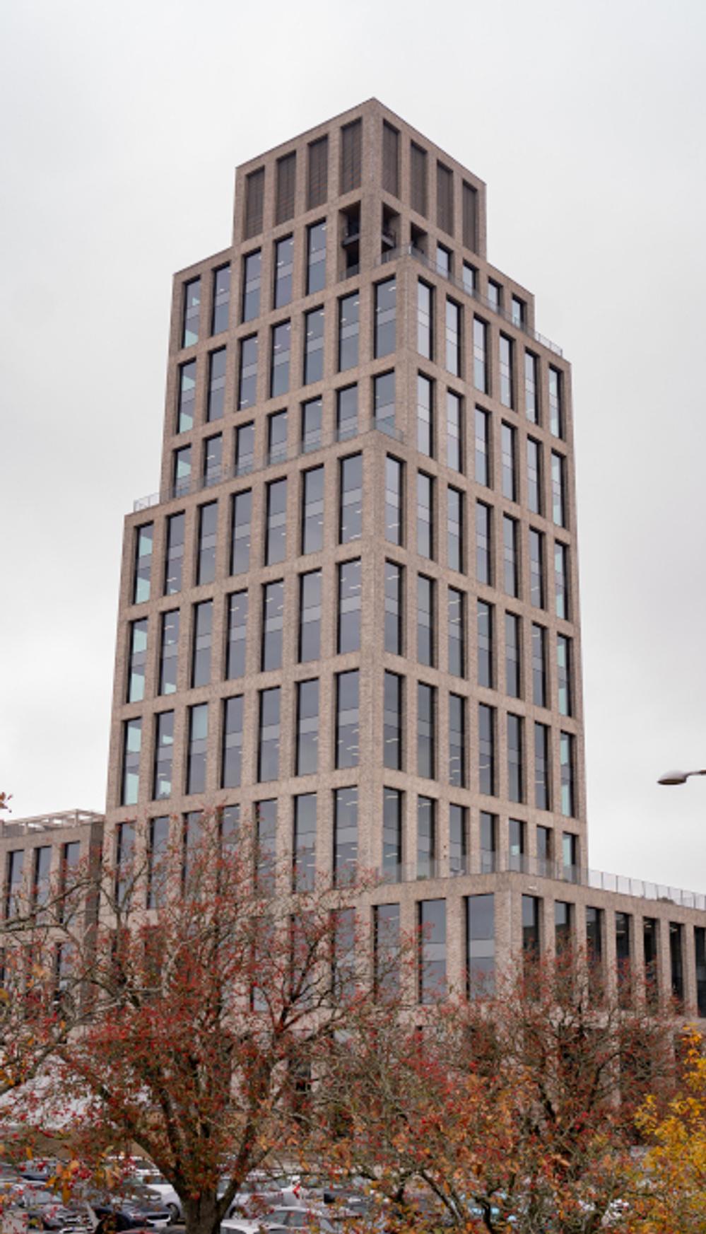 Incuba Next, som tilbygningen hedder, er koblet på som en udvidelse af det nuværende Incuba på Katrinebjerg, der i dag tæller cirka 60 virksomheder på 12.000 kvm., blandt andre Microsoft, Trackman, DXC Technology, Mindway AI, Databricks og Oscilla. Incuba Next, som tilbygningen hedder, er koblet på som en udvidelse af det nuværende Incuba på Katrinebjerg, der i dag tæller cirka 60 virksomheder på 12.000 kvm., blandt andre Microsoft, Trackman, DXC Technology, Mindway AI, Databricks og Oscilla.