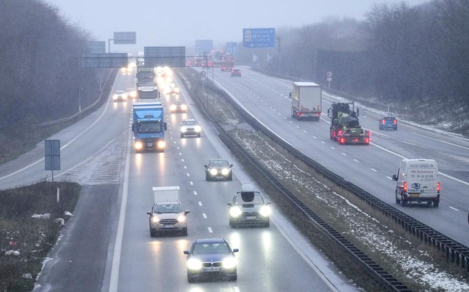 E45 er et af de steder, hvor der i disse år er masser af arbejde for landets mange anlægsentreprenører. E45 er et af de steder, hvor der i disse år er masser af arbejde for landets mange anlægsentreprenører.