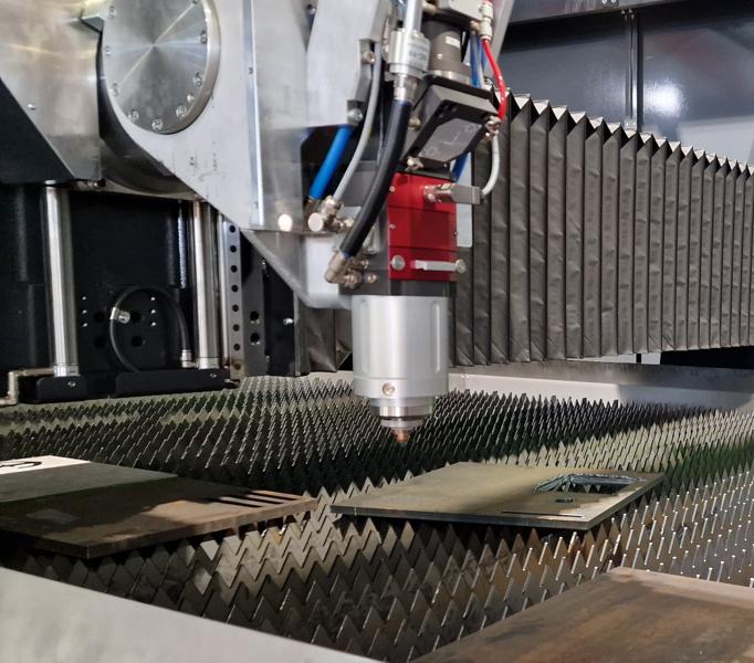 EVO 3 autofokus-skjærehodet er utstyrt med en kontaktfri kapasitiv sensor. EVO 3 autofokus-skjærehodet er utstyrt med en kontaktfri kapasitiv sensor.