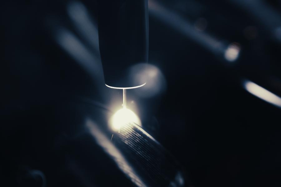Utviklingsteamet hos Fronius har lagt til verdifulle funksjoner i CMT for optimale 3D-printresultater, og kombinert alt i én egenskap. CMT Additive Pro imponerer med sin spesielt jevne lagstruktur, høye kvalitet og stabilitet. Utviklingsteamet hos Fronius har lagt til verdifulle funksjoner i CMT for optimale 3D-printresultater, og kombinert alt i én egenskap. CMT Additive Pro imponerer med sin spesielt jevne lagstruktur, høye kvalitet og stabilitet.