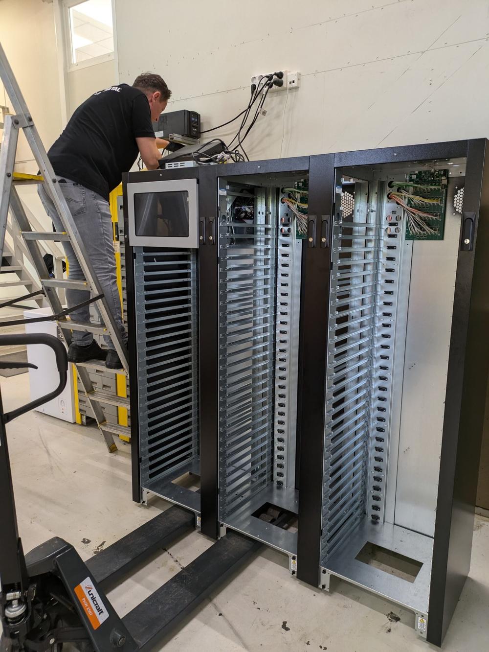 ToolBoss under installasjon hos Induform AS. ToolBoss under installasjon hos Induform AS.