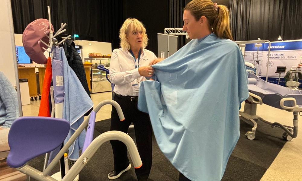 Just nu arbetar Arjo med att demensackreditera flera av sina produkter. Bland annat textilierna i Comfort-serien. Just nu arbetar Arjo med att demensackreditera flera av sina produkter. Bland annat textilierna i Comfort-serien.