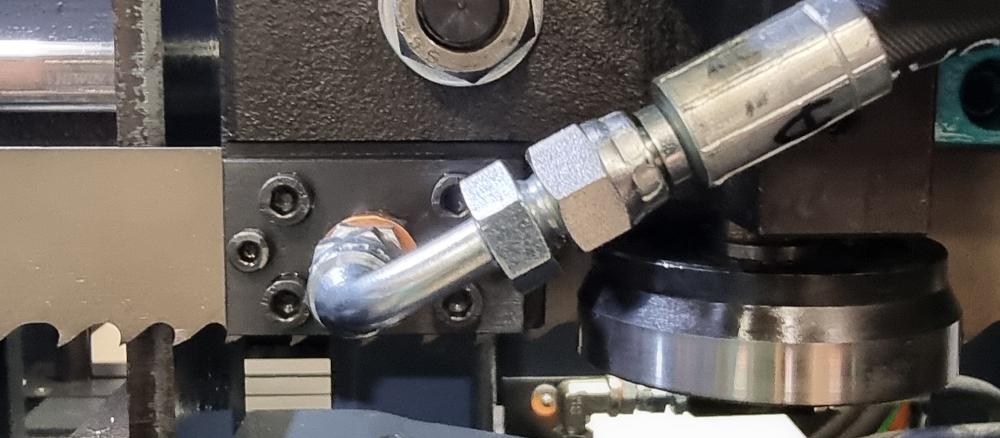 Presise hydrauliske bladføringer med herdede styrelagre Presise hydrauliske bladføringer med herdede styrelagre