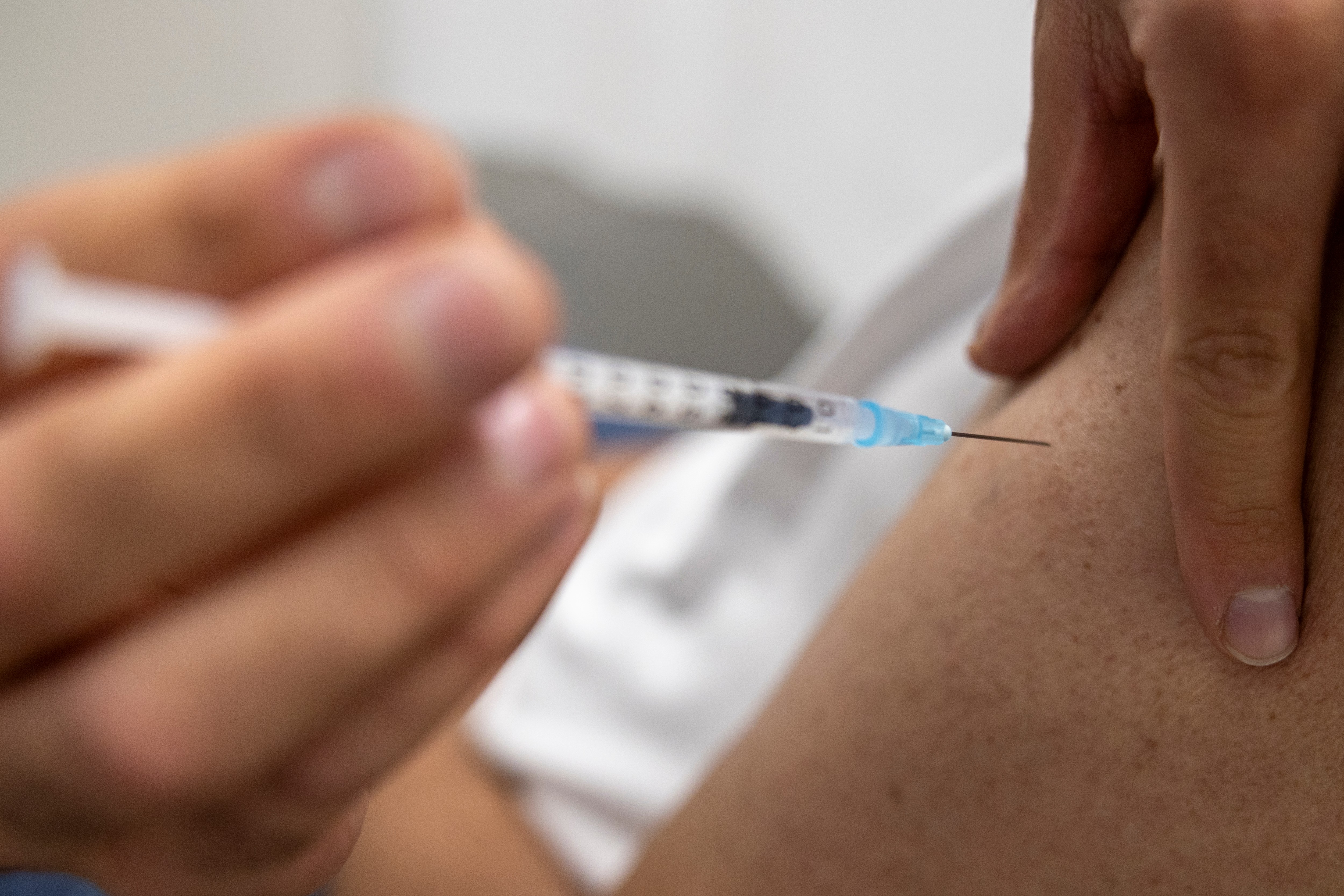 Over 1000 småbørn indlægges hvert år: Nu kan deres mødre få en vaccine