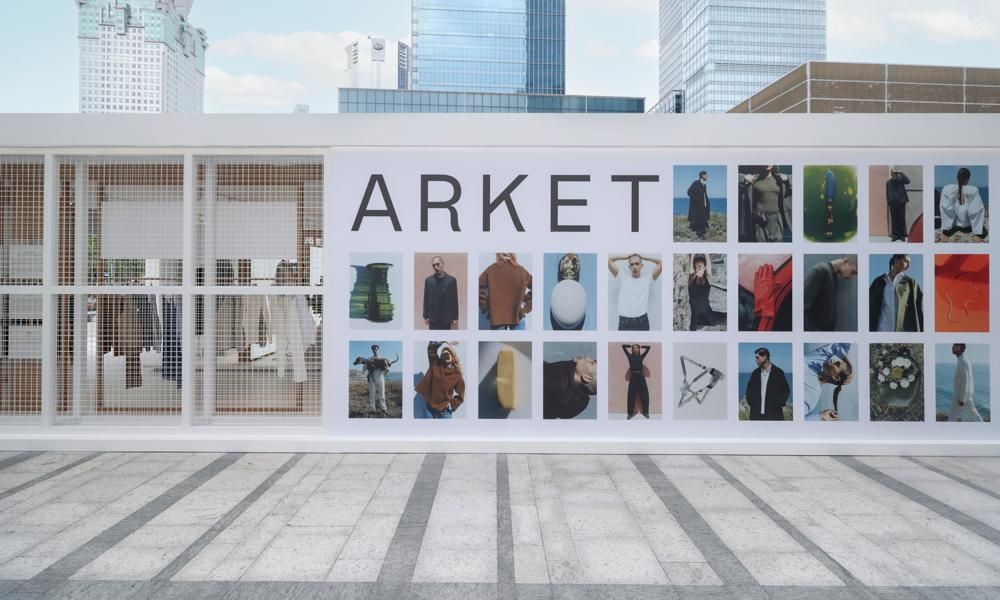 I Shanghai-butiken säljs en begränsad kapselkollektion exklusivt för kunderna. Plaggen har tryck i Arkets specialframtagna typsnitt Arket Sans. I Shanghai-butiken säljs en begränsad kapselkollektion exklusivt för kunderna. Plaggen har tryck i Arkets specialframtagna typsnitt Arket Sans.