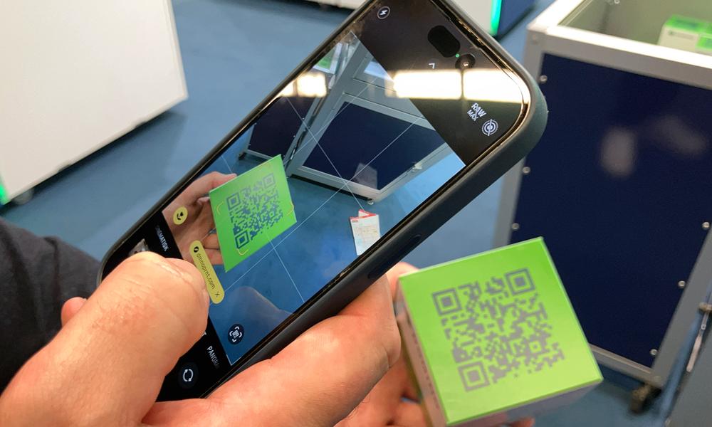 Koden, som avläses med en smartphone, innehåller relevant information som ska bidra till ökad hållbarhet. Koden, som avläses med en smartphone, innehåller relevant information som ska bidra till ökad hållbarhet.