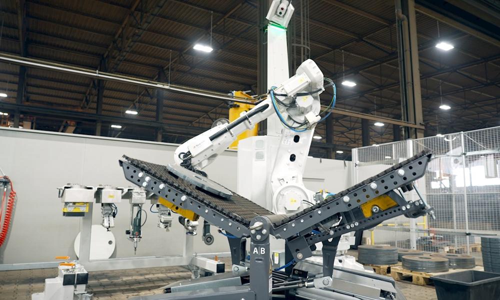Sliperobot øker produktiviteten og gir tryggere arbeid hos Ancofer. Sliperobot øker produktiviteten og gir tryggere arbeid hos Ancofer.