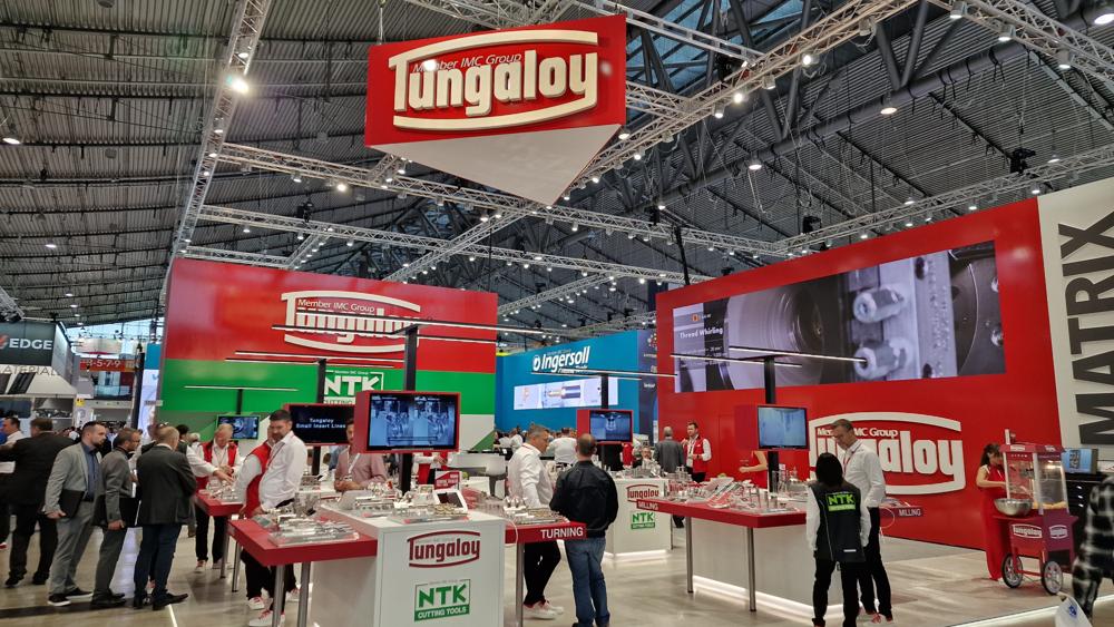 Tungaloy bredte ut sine mange produktnyheter og samtidig kunne de besøkende få seg litt popkorn. Tungaloy bredte ut sine mange produktnyheter og samtidig kunne de besøkende få seg litt popkorn.