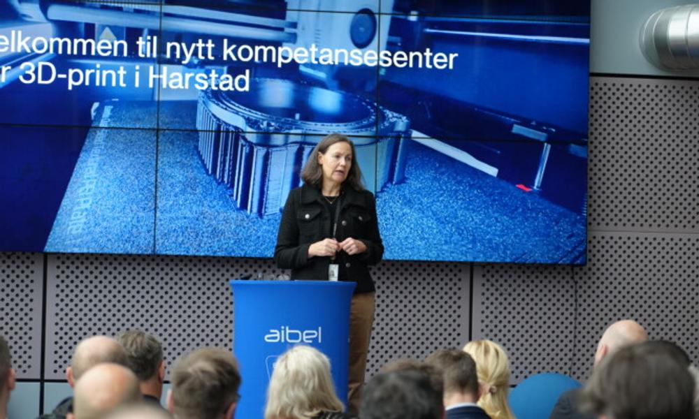 Grete Birgitte Haaland, Equinors områdedirektør for leting og produksjon nord, uttrykte sin entusiasme for det nye AM-senteret, og sa: Grete Birgitte Haaland, Equinors områdedirektør for leting og produksjon nord, uttrykte sin entusiasme for det nye AM-senteret, og sa:
