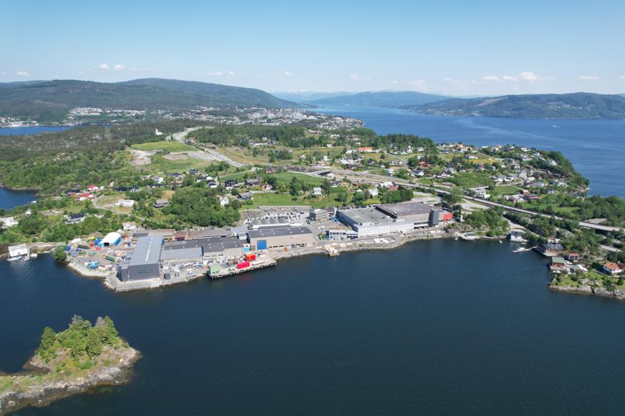 Framo-gruppen er viden kjent for sine maritime pumpeløsninger. Her ved fabrikken på Flatøy produseres pumper til olje- og gassindustrien. Framo-gruppen er viden kjent for sine maritime pumpeløsninger. Her ved fabrikken på Flatøy produseres pumper til olje- og gassindustrien.