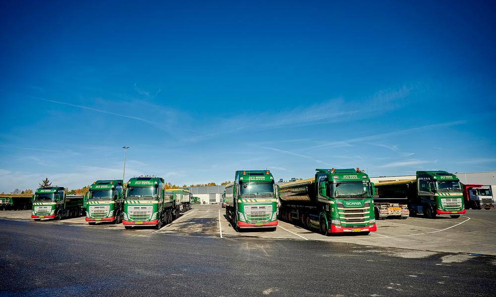 SCT Transport er særligt specialiseret i entreprenørkørsel. SCT Transport er særligt specialiseret i entreprenørkørsel.