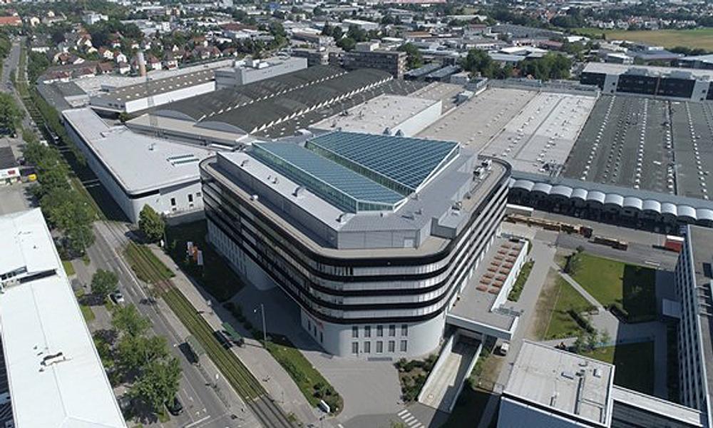 KUKA sitt store industriområde i Augsburg, Tyskland. KUKA sitt store industriområde i Augsburg, Tyskland.