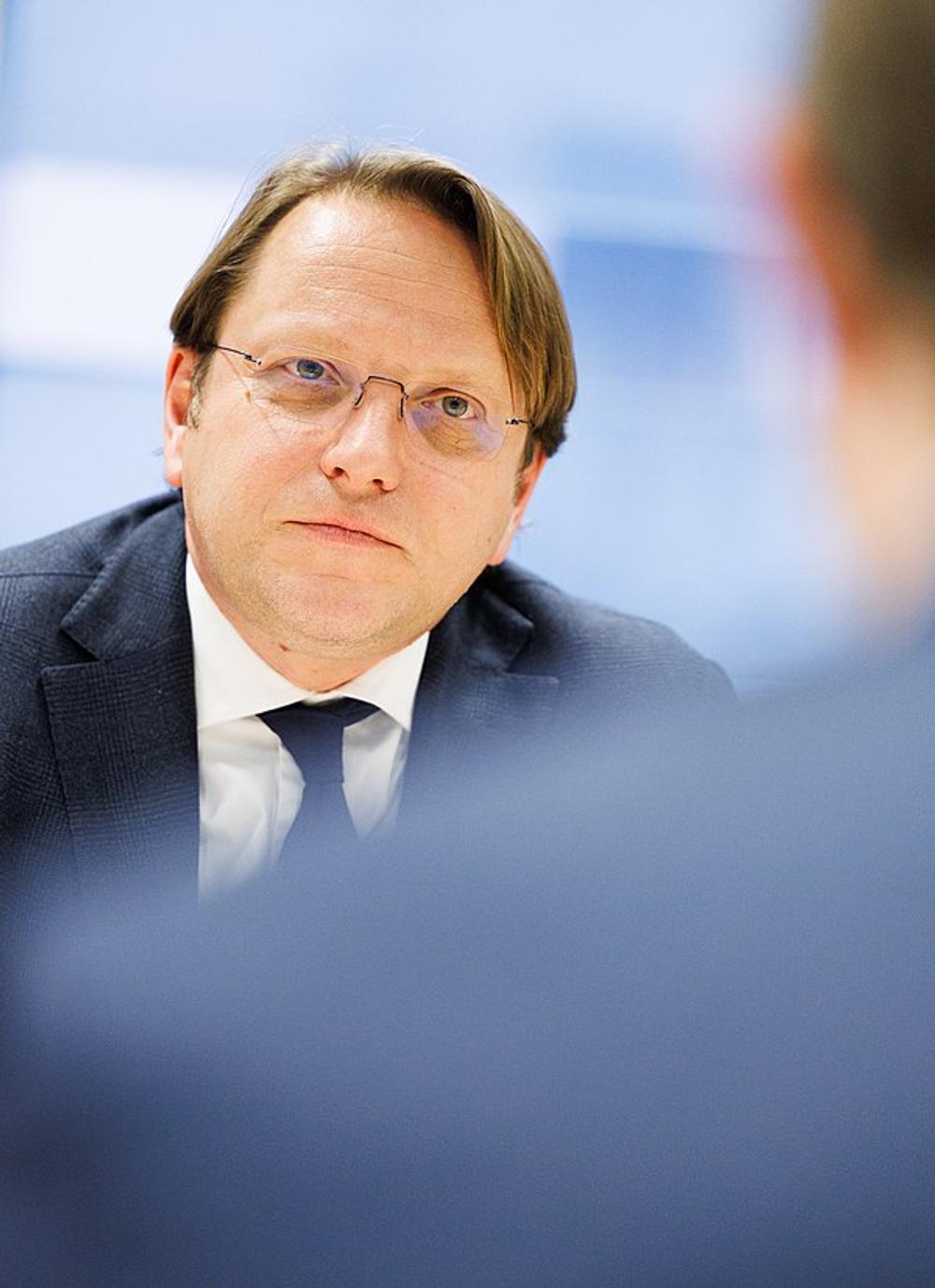 The Hungarian EU Commissioner Olivér Várhelyi has passed the needle's eye of the needle after intensive negotiations. The Hungarian EU Commissioner Olivér Várhelyi has passed the needle's eye of the needle after intensive negotiations.