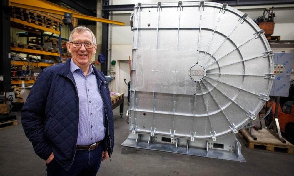 LSM pumper, en virksomhed i Vrå, som primært sælger til kunder i USA, ejer Leo Sørensen er ikke bekymret, tværtimod. For han vil til næste år have en ny fabrik klar, der er dobbelt så stor, så de kan følge med den amerikanske efterspørgsel. Vrå 11. november 2024 LSM pumper, en virksomhed i Vrå, som primært sælger til kunder i USA, ejer Leo Sørensen er ikke bekymret, tværtimod. For han vil til næste år have en ny fabrik klar, der er dobbelt så stor, så de kan følge med den amerikanske efterspørgsel. Vrå 11. november 2024