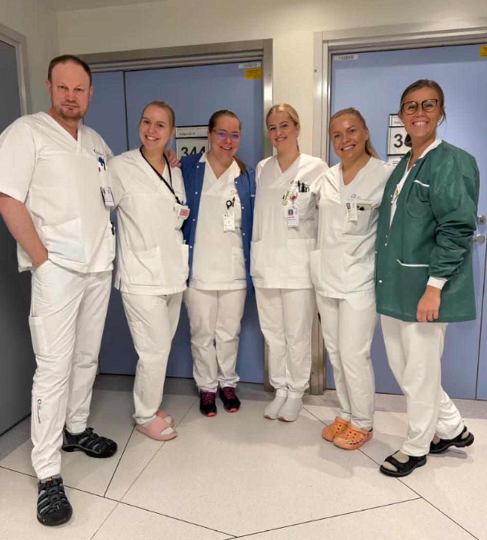 Denne gjengen ved urologisk avdeling på Aker sykehus har sørget for å redusere engangshanskeforbruket med 30 prosent. Fra venstre: Alex Torp, Vilde Sylstad Mikalsen, Lene Marie Jacobsen, Ingrid Røkke, Karianne Arnesen Kalnæs og Lise Fagerland. Denne gjengen ved urologisk avdeling på Aker sykehus har sørget for å redusere engangshanskeforbruket med 30 prosent. Fra venstre: Alex Torp, Vilde Sylstad Mikalsen, Lene Marie Jacobsen, Ingrid Røkke, Karianne Arnesen Kalnæs og Lise Fagerland.