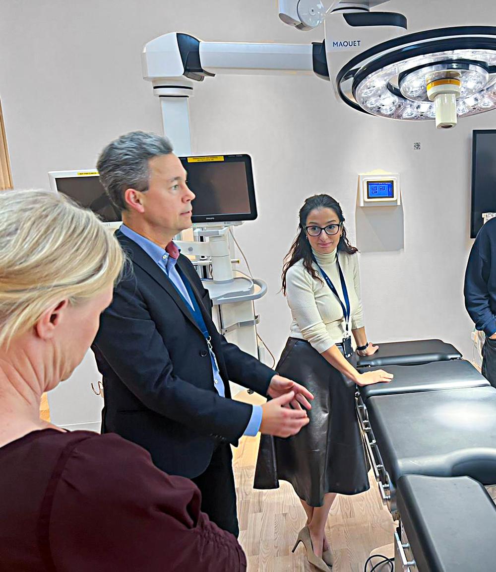 Swecare var i oktober med och organiserade ett besök på Karolinska universitetssjukhuset i Solna för en delegation av ÖNH-läkare från Kryvyi Rih City Clinic Hospital i Kryvyi. Swecare var i oktober med och organiserade ett besök på Karolinska universitetssjukhuset i Solna för en delegation av ÖNH-läkare från Kryvyi Rih City Clinic Hospital i Kryvyi.
