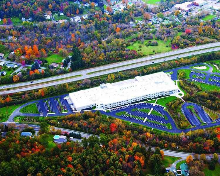 Hypertherm Associates er et 100 prosent ansatteeid selskap basert i USA, med plasmaproduksjonsanlegg i New Hampshire. Hypertherm Associates er et 100 prosent ansatteeid selskap basert i USA, med plasmaproduksjonsanlegg i New Hampshire.