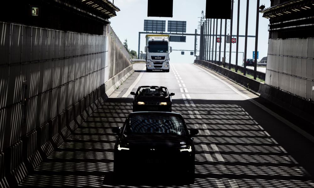 Politikerne i Hvidovre Kommune ser gerne, at der blive lagt tag - og solceller - over Amagermotorvejen. Politikerne i Hvidovre Kommune ser gerne, at der blive lagt tag - og solceller - over Amagermotorvejen.