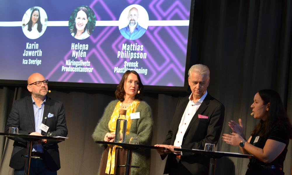 Karin Jawerth besvarar en fråga i panelen om återvinning. Karin Jawerth besvarar en fråga i panelen om återvinning.