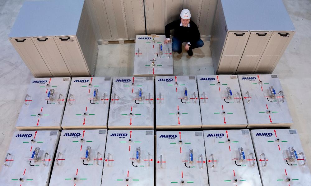 Stor leveranse: Det er store greier det er snakk om. He er alle de 13 sjøkistelokkene klare for levering fra Miko Marine. Stor leveranse: Det er store greier det er snakk om. He er alle de 13 sjøkistelokkene klare for levering fra Miko Marine.