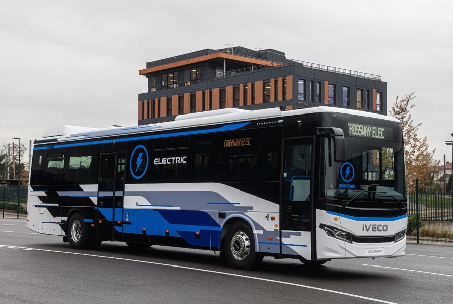 Under mässan Autocar Expo i Frankrike presenterade Iveco en ny eldriven buss. Under mässan Autocar Expo i Frankrike presenterade Iveco en ny eldriven buss.
