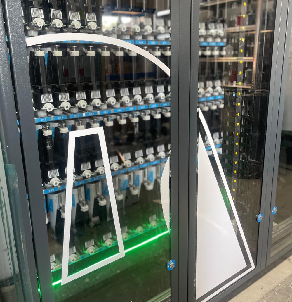 Det fuldautomatiske Axalta Irus Mix lakblandesystem kan spare både tid og ressourcer hos autolakerere. Det fuldautomatiske Axalta Irus Mix lakblandesystem kan spare både tid og ressourcer hos autolakerere.