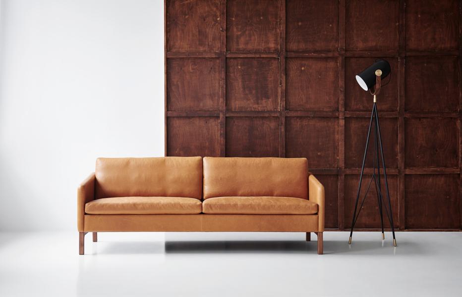Mogens Hansen Denmark producerer blandt andet sofaer som denne. Mogens Hansen Denmark producerer blandt andet sofaer som denne.
