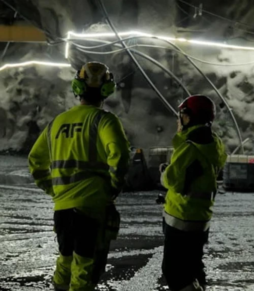 Halvveis: Halvveis med tunnelarbeidene. Kabeltunnelen blir ca. 6,6 km lang. Halvveis: Halvveis med tunnelarbeidene. Kabeltunnelen blir ca. 6,6 km lang.