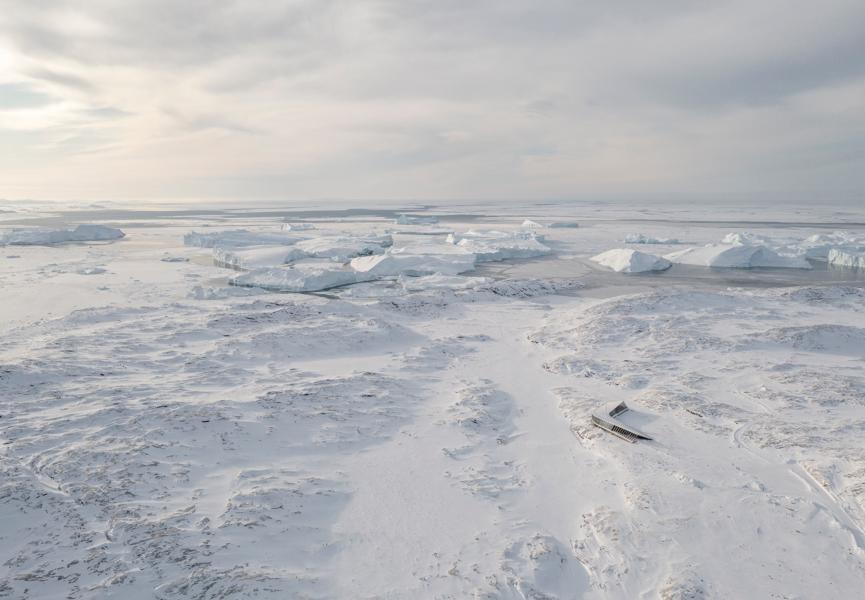 Et af tegnestuens mest berømte projekter, Isfjordscentret i grønlandske Ilulissat, der blandt andet giver en indføring i grønlandsk natur og kultur. Et af tegnestuens mest berømte projekter, Isfjordscentret i grønlandske Ilulissat, der blandt andet giver en indføring i grønlandsk natur og kultur.